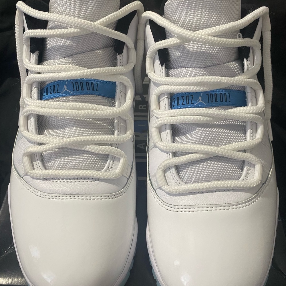 Jordan 11 Low Legend Blue